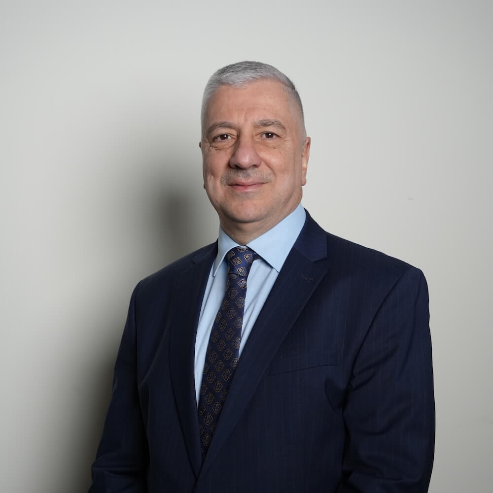 صورة علي المختار